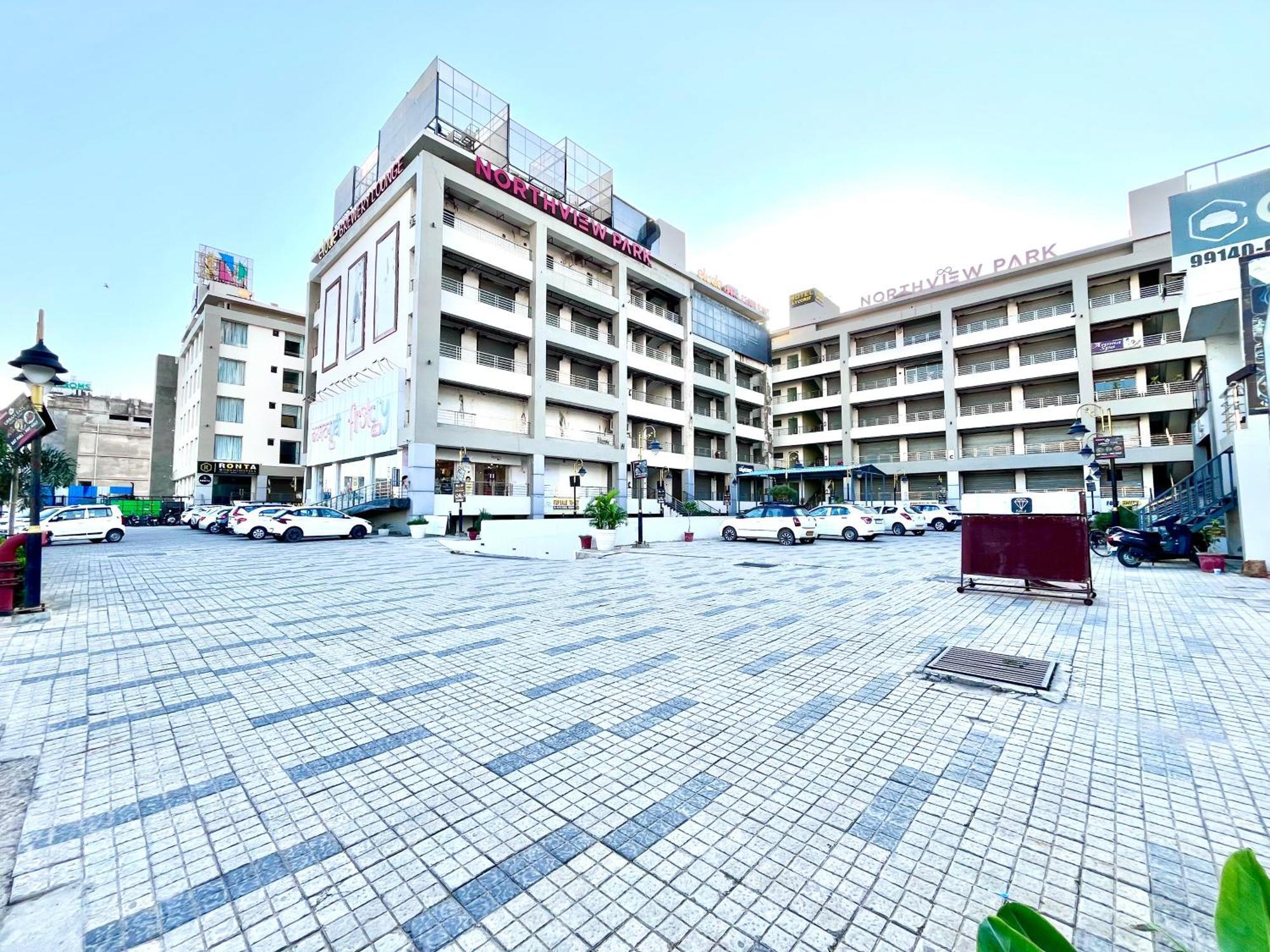 Hotel Northview Park By Lycoris !! Top Rated & Most Awarded Property In Tricity Zirakpur Exteriör bild