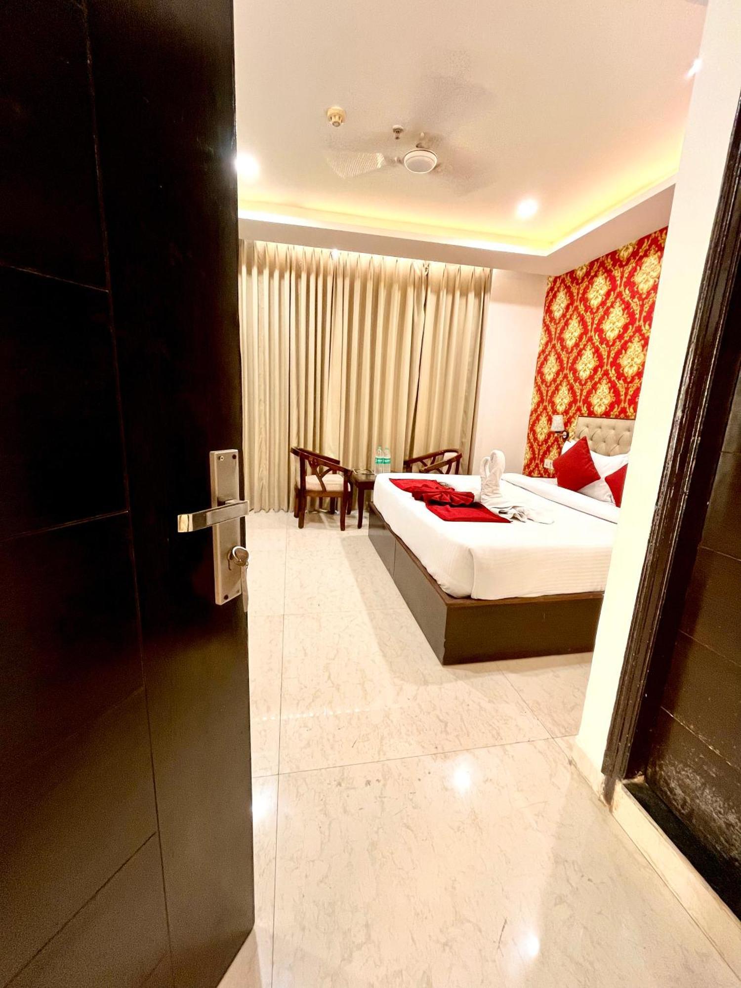 Hotel Northview Park By Lycoris !! Top Rated & Most Awarded Property In Tricity Zirakpur Exteriör bild