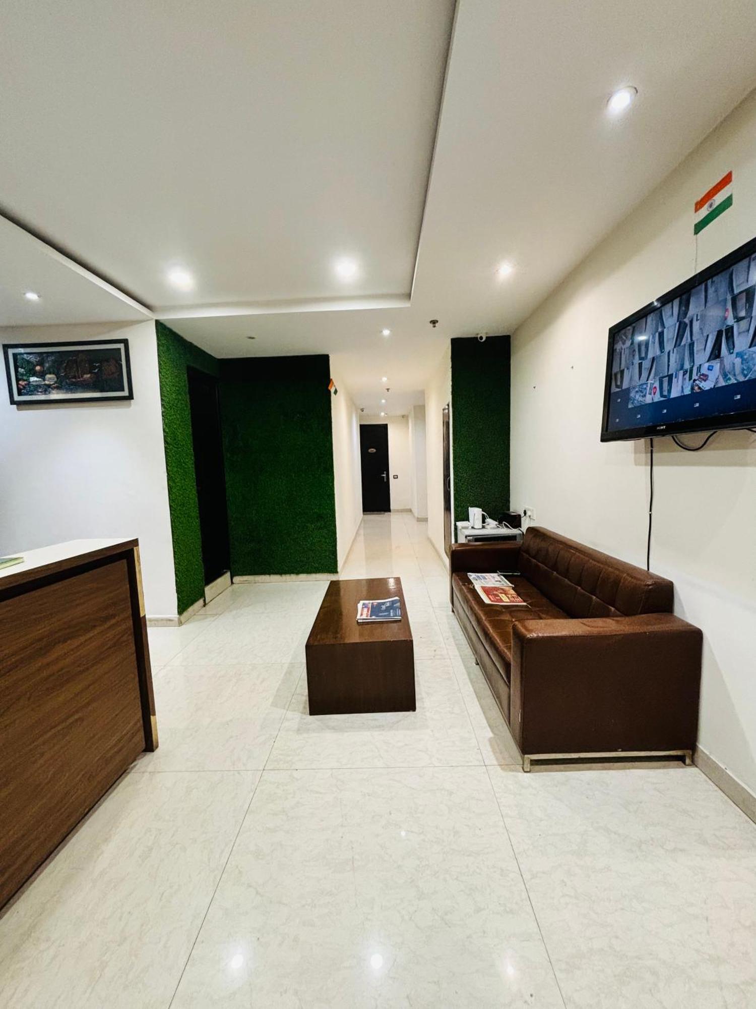Hotel Northview Park By Lycoris !! Top Rated & Most Awarded Property In Tricity Zirakpur Exteriör bild