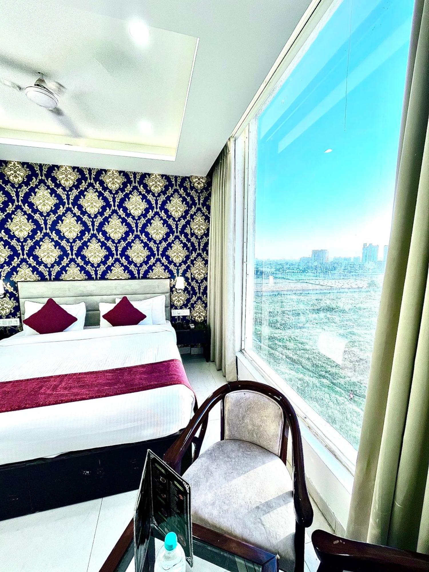 Hotel Northview Park By Lycoris !! Top Rated & Most Awarded Property In Tricity Zirakpur Exteriör bild